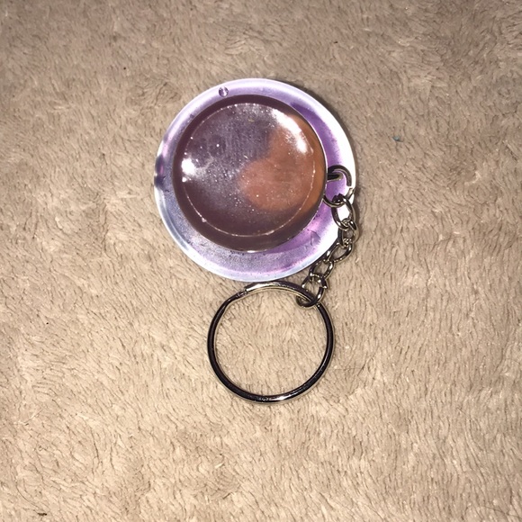 Epoxy resin mini mushroom 🍄 keychain purple & frosted pink - Picture 3 of 6